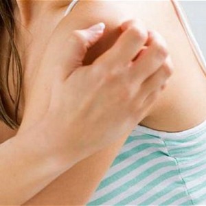 Зуд кожи тела: возможные причины и способы лечения