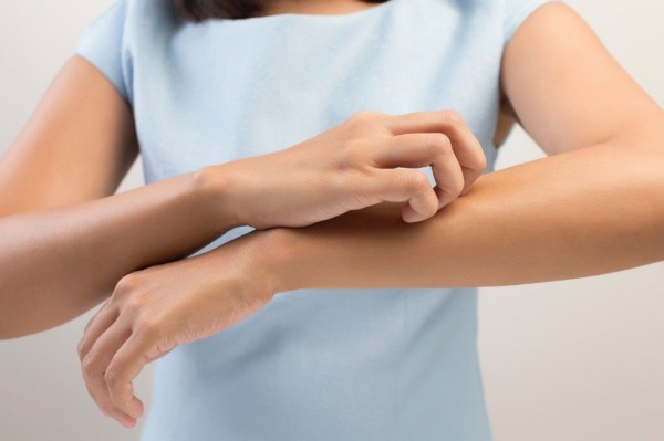 Зуд кожи тела: возможные причины и способы лечения