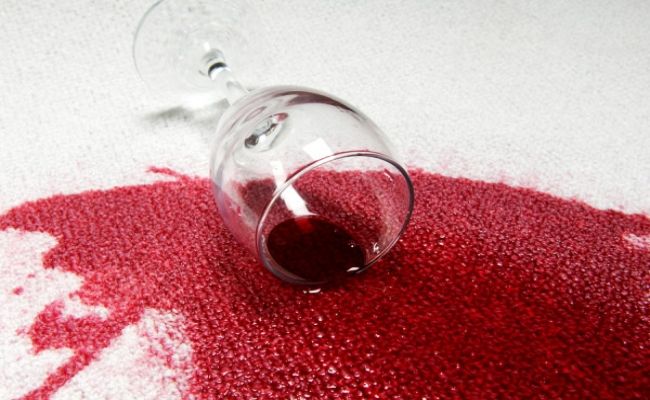 Как удалить пятно от красного вина
